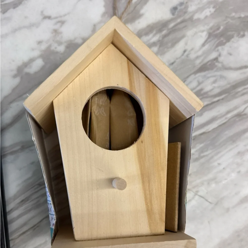 Wooden Birdhouse Kit